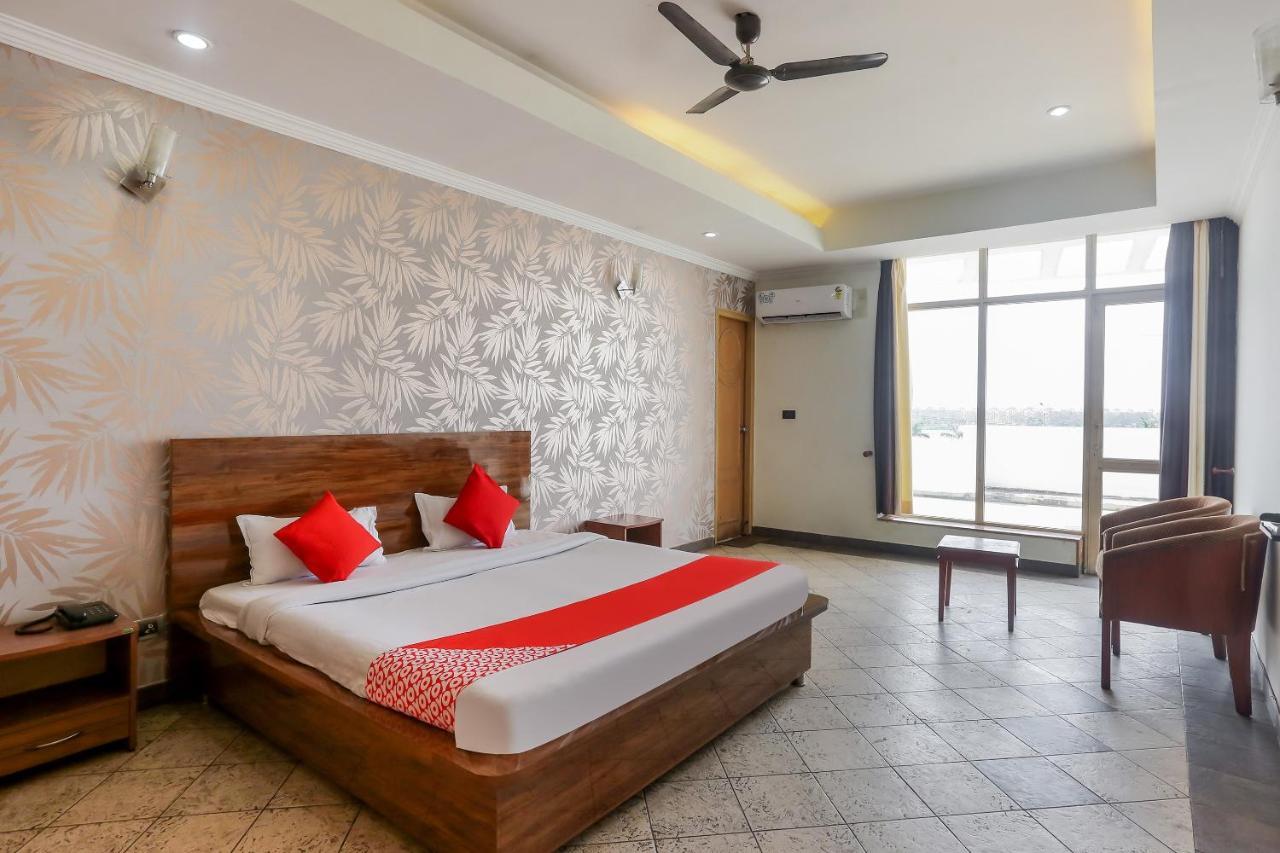 โอโย 71042 ซาฮารา เอสเตท Hotel โคราฆปุระ ภายนอก รูปภาพ
